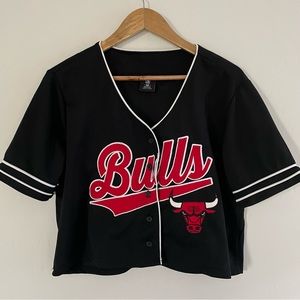 Chicago Bulls NBA Womens Button Up Crop Top Jersey Size Medium